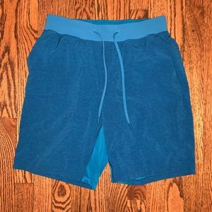 Lululemon liner-less shorts 9”